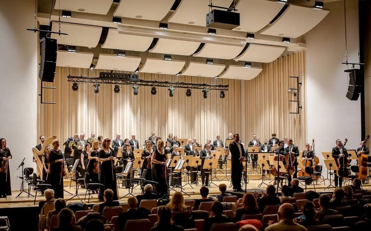 Koncert w filharmonii: Ile trwa i jak zaplanować idealny wieczór?